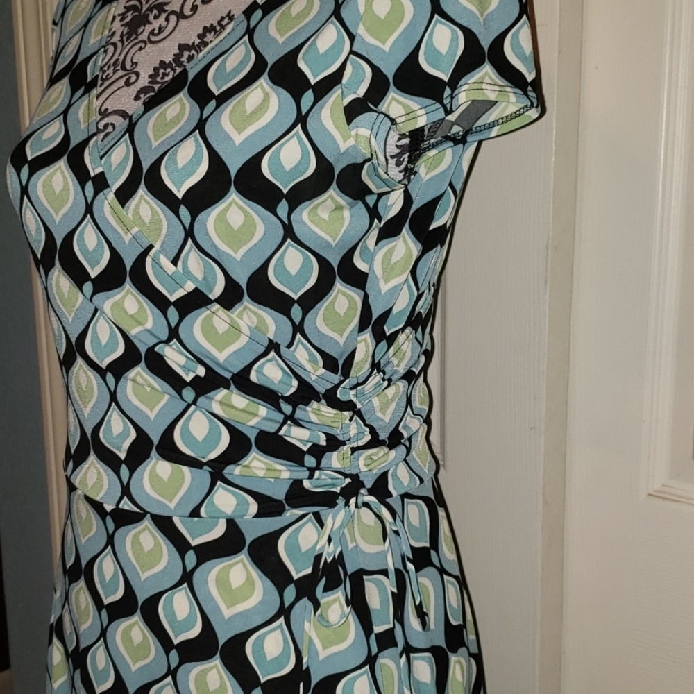 Dress - Picture 3 of 6